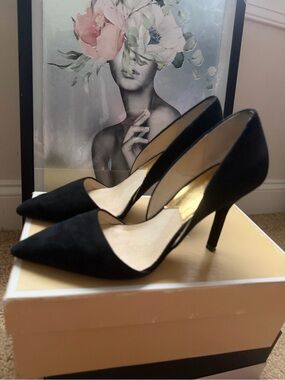Michael Kors Julieta Pump Black Suede Gold Accent size 7